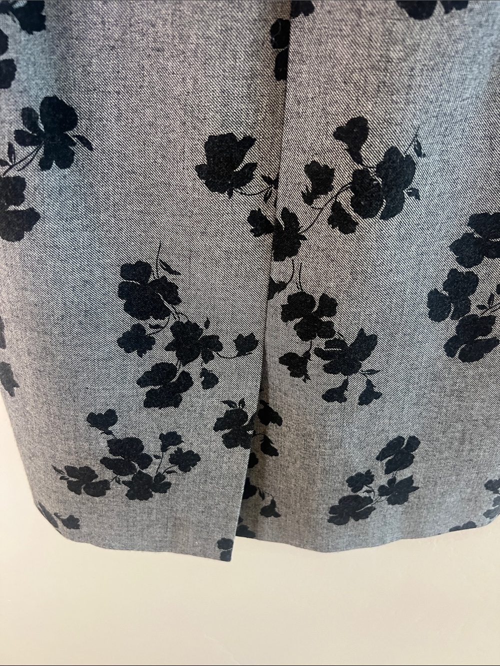 Ann Taylor Gray Midi Dress with Black Floral Print - Picture 4 of 7